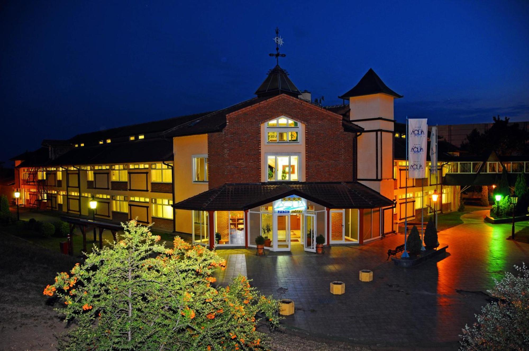 Hotel Aqua Panon Kanjiza Exterior photo